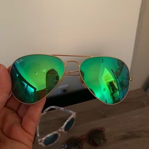 Ray Ban Aviators!